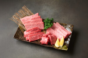 焼肉の人気部位を完全ガイド！カルビやロースの特徴から専門店おすすめの味わい方まで